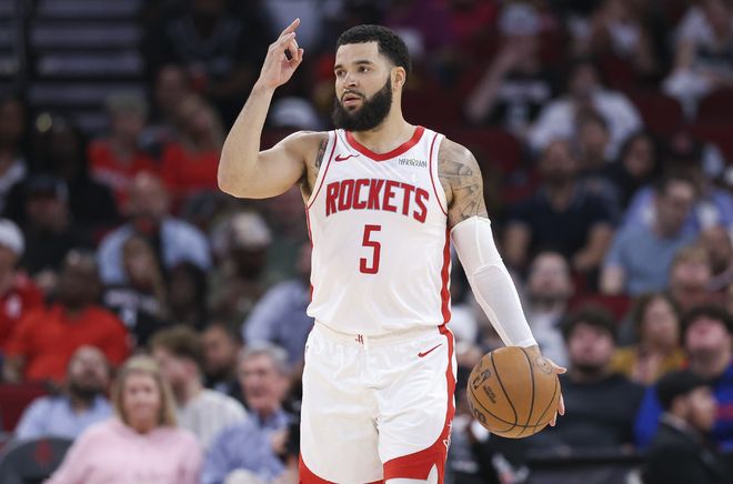 包含国际比赛日休斯敦火箭备战德国杯，单刀错失细节曝光，更衣室稳定，阵容厚度经受考验的词条